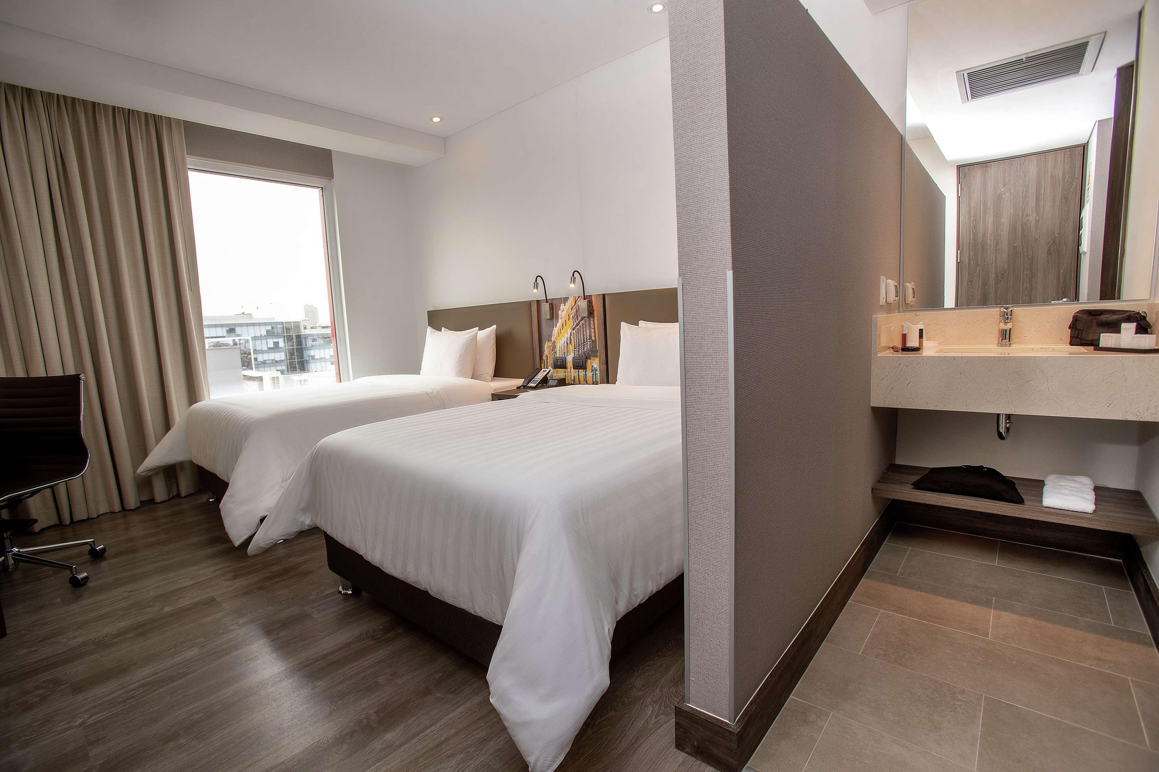 Hampton By Hilton Lima San Isidro Hotel Bagian luar foto