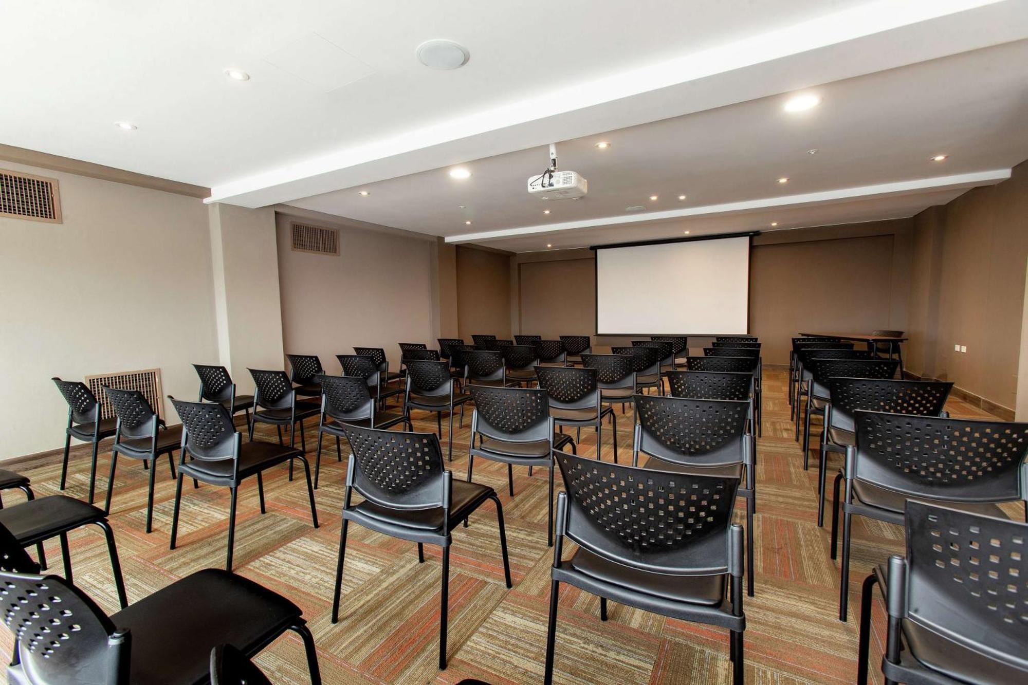Hampton By Hilton Lima San Isidro Hotel Bagian luar foto